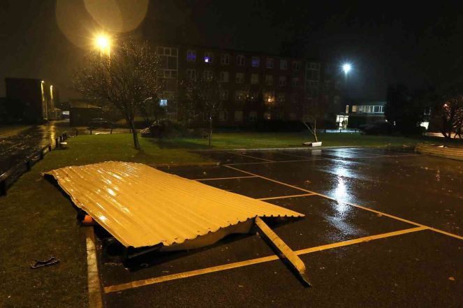 JH120214roof-01-6703356